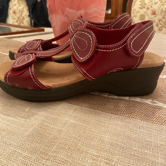 BASS UEC Womens Sandals Size 9 Red Tabitha Comfort
Sandals Black Sole - Picture 6 of 16